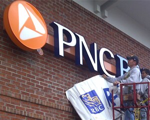 Cambiar el letrero de RBC a PNC