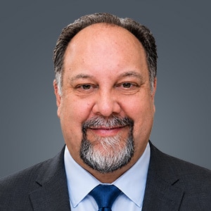 Carlos Elizondo