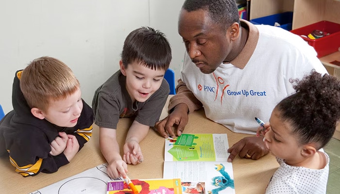 grow up great volunteer reading with children 